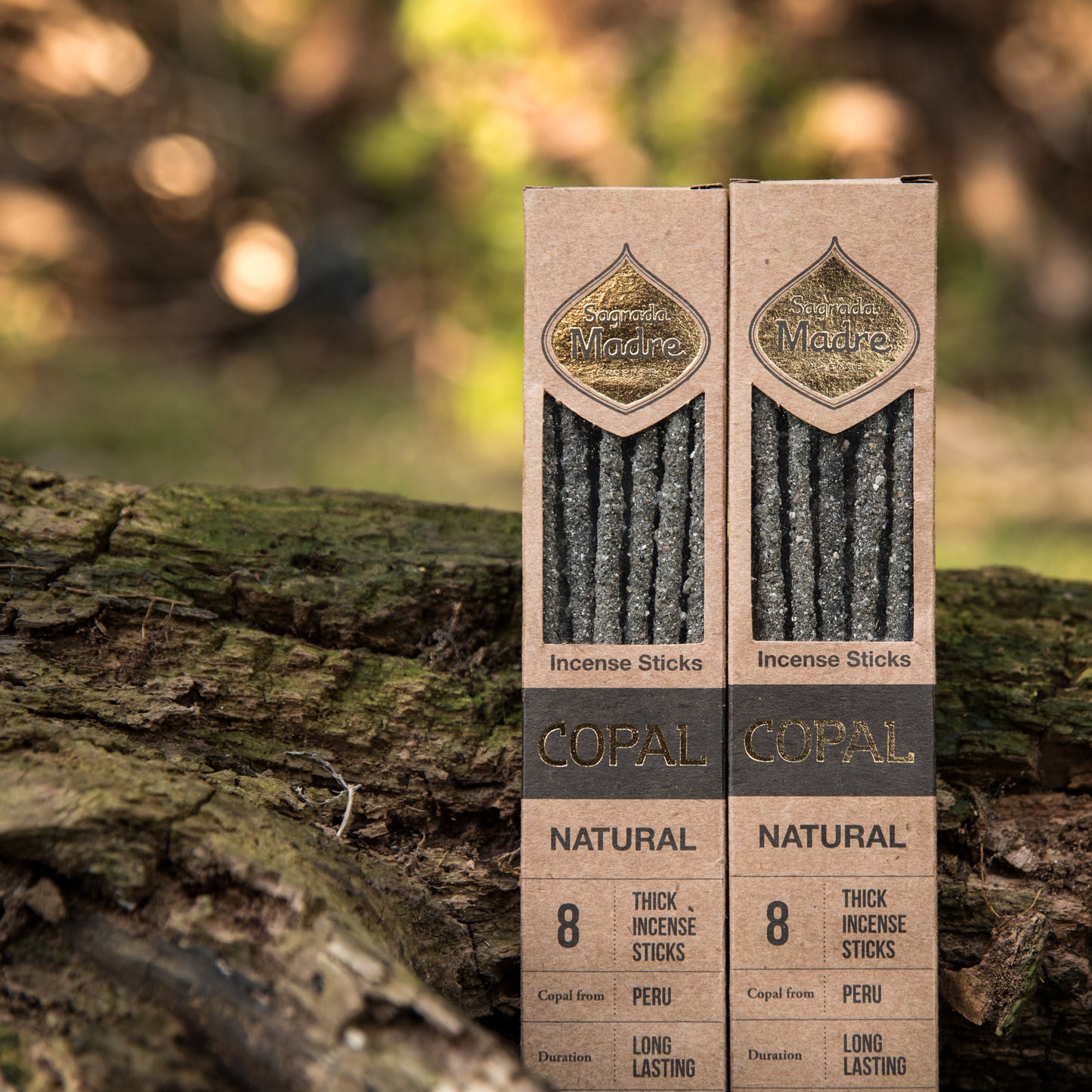 „Sagrada Madre Copal Natural Line – Räucherstäbchen aus Peru, natürliche Verpackung auf Baumrinde“