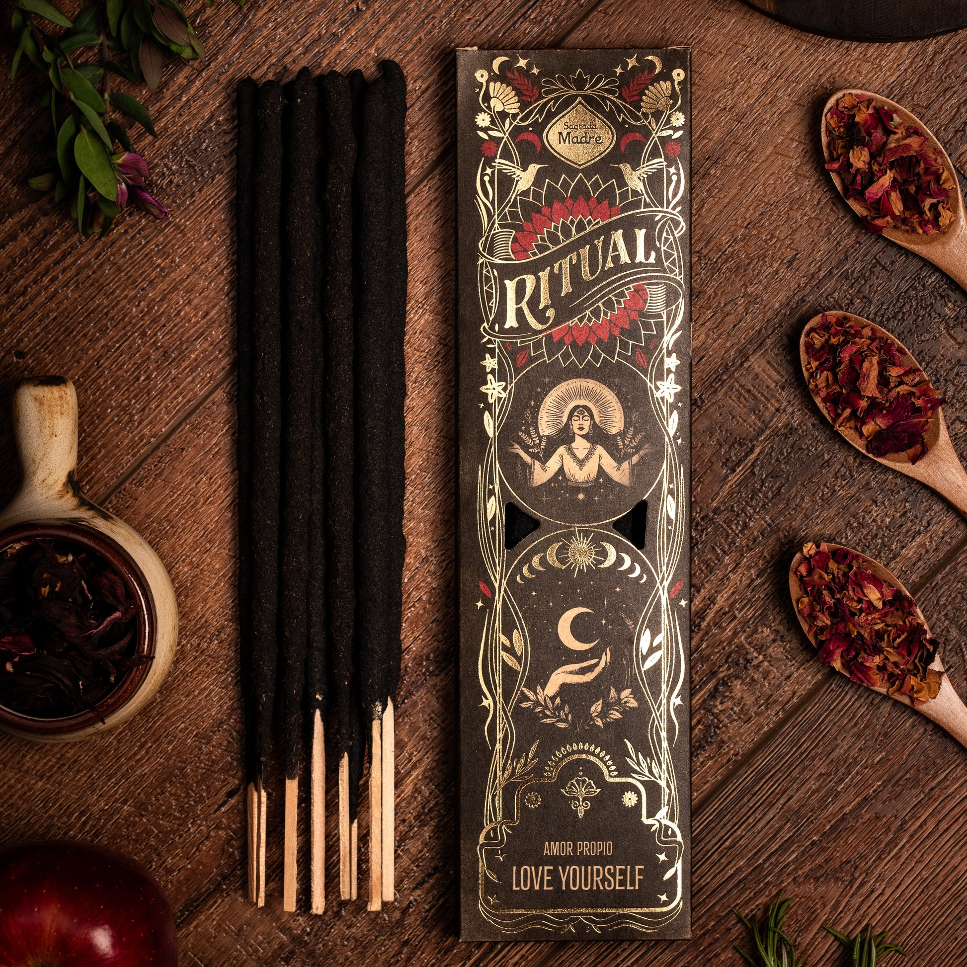 Ritual Love Yourself von Sagrada Madre – Stäbchen auf Holzhalter mit natürlichen Zutaten